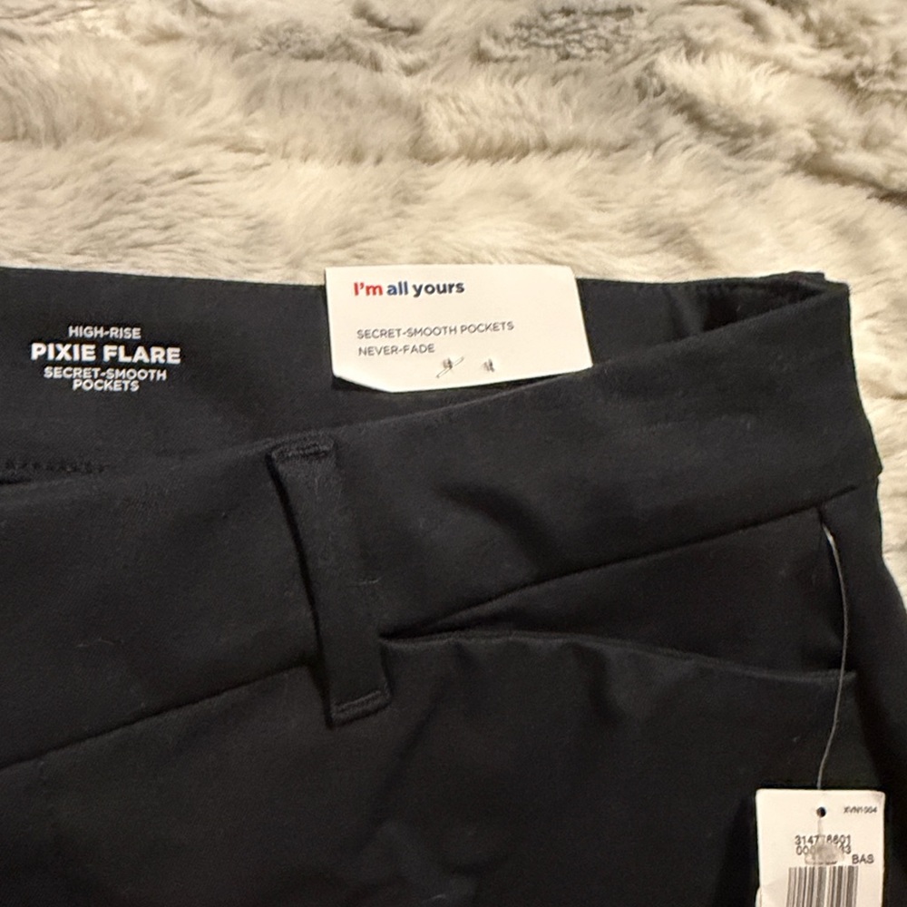 Old Navy Black High-Rise Pixie Flare Pants - Picture 3 of 7